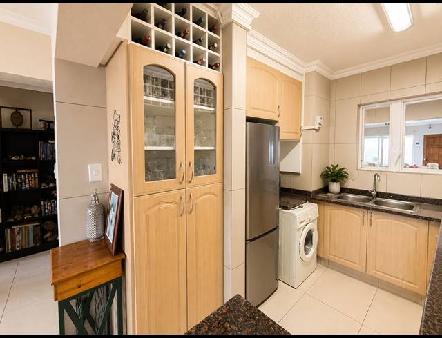 2 BEDROOM APARTMENT FOR SALE IN NORTHCLIFF
